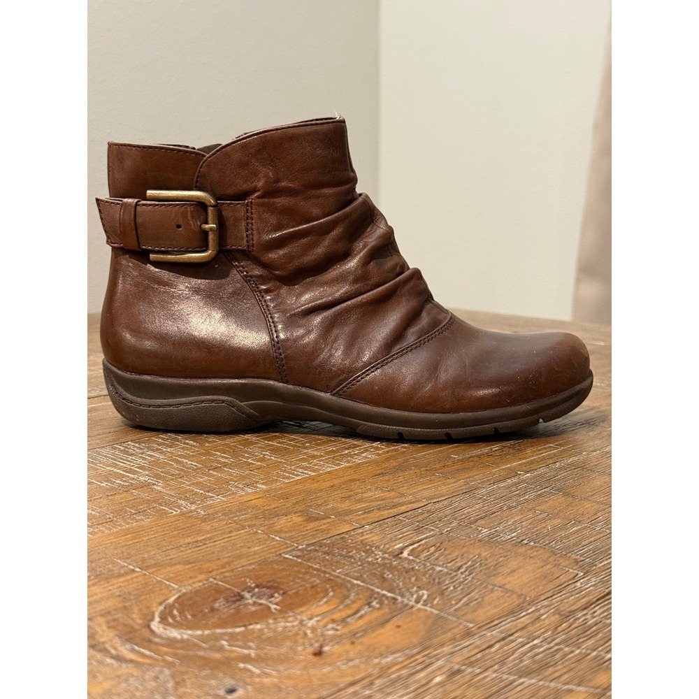 Clarks Women's Brown Leather Ankle Boots Bootie Side Zip Buckle Strap Size 7.5M‎
